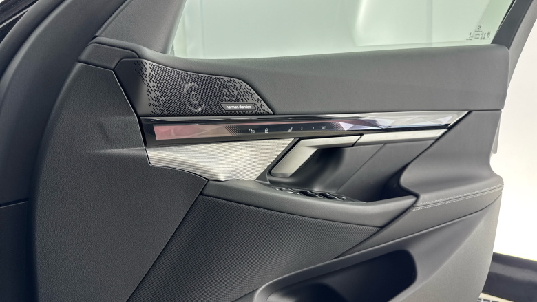 BMW 5 Series 550e xDrive M Sport Pro 4dr Auto [Tech+/Comfort+] Saloon